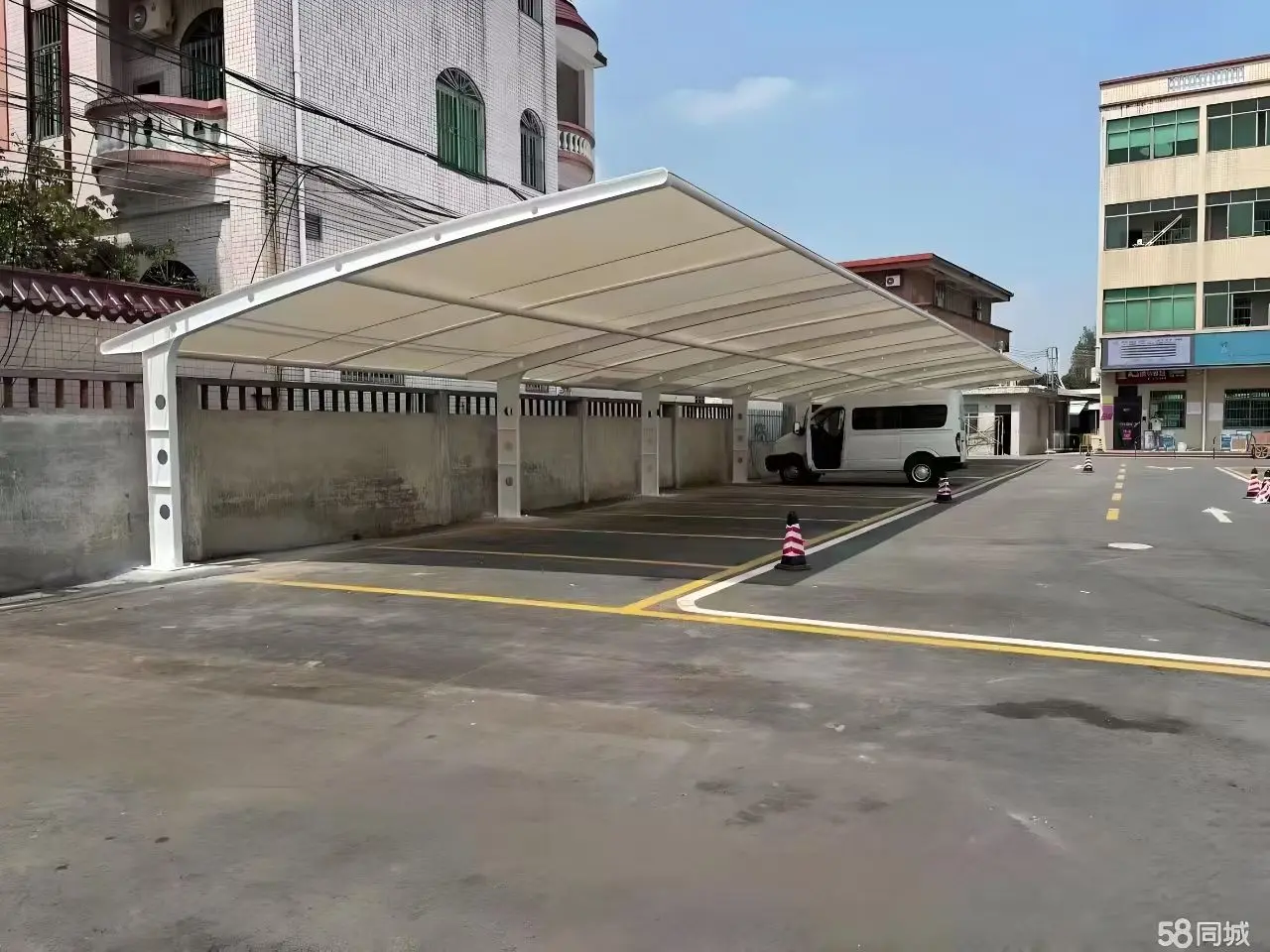 贵州黎平膜结构工程科普：山地多雨强紫外环境，停车棚选材别只看低价